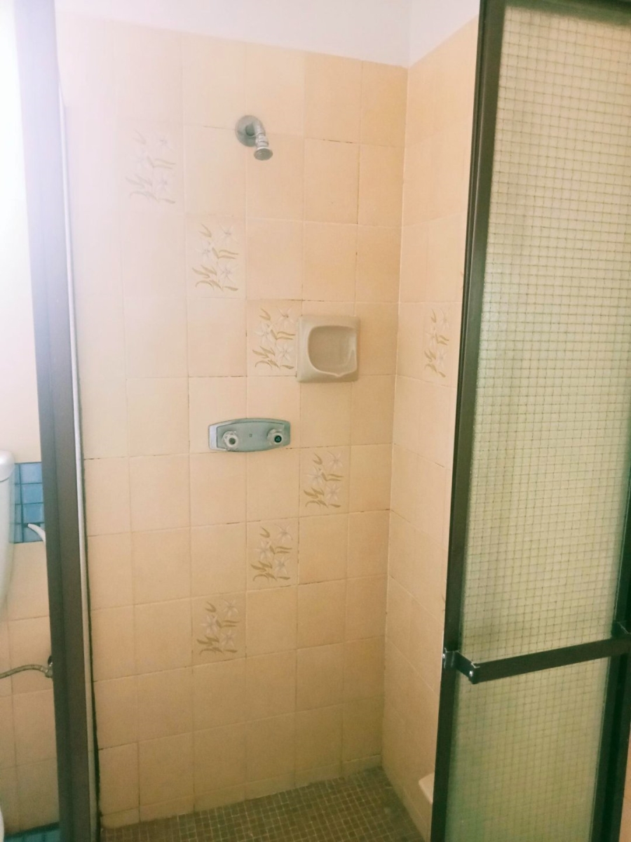 To Let 1 Bedroom Property for Rent in Athlone Western Cape